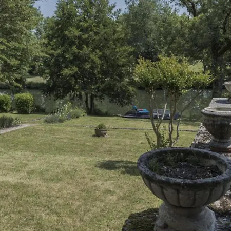 Au Bord De La Dronne