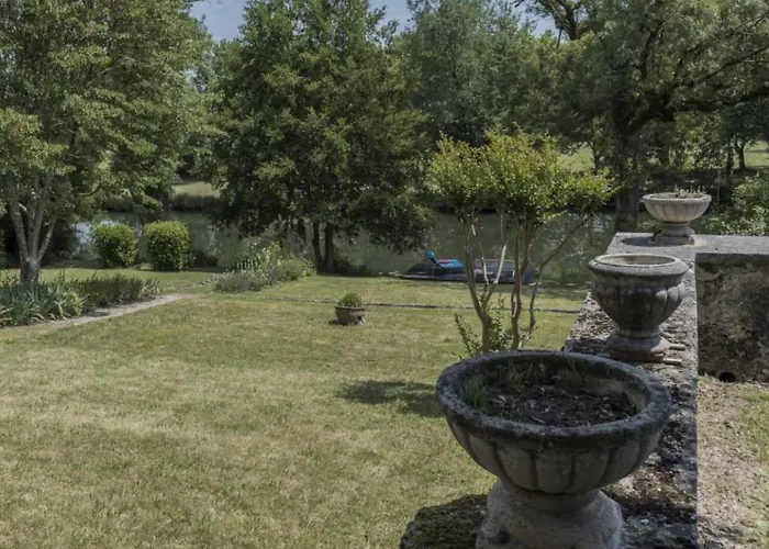 Au Bord De La Dronne