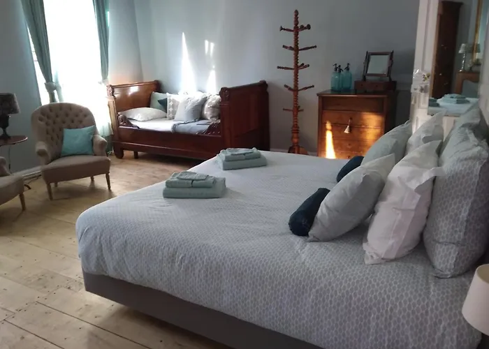 Au Bord De La Dronne Feriehus Bonnes (Charente)